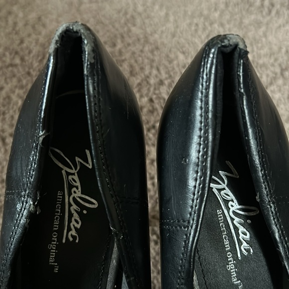 Zodiac size 8 black platform heels - Picture 2 of 4